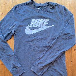 Nike light weight long sleeve tee